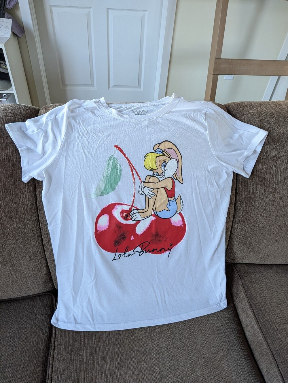 Lola Bunny T-shirt (Men's XL)